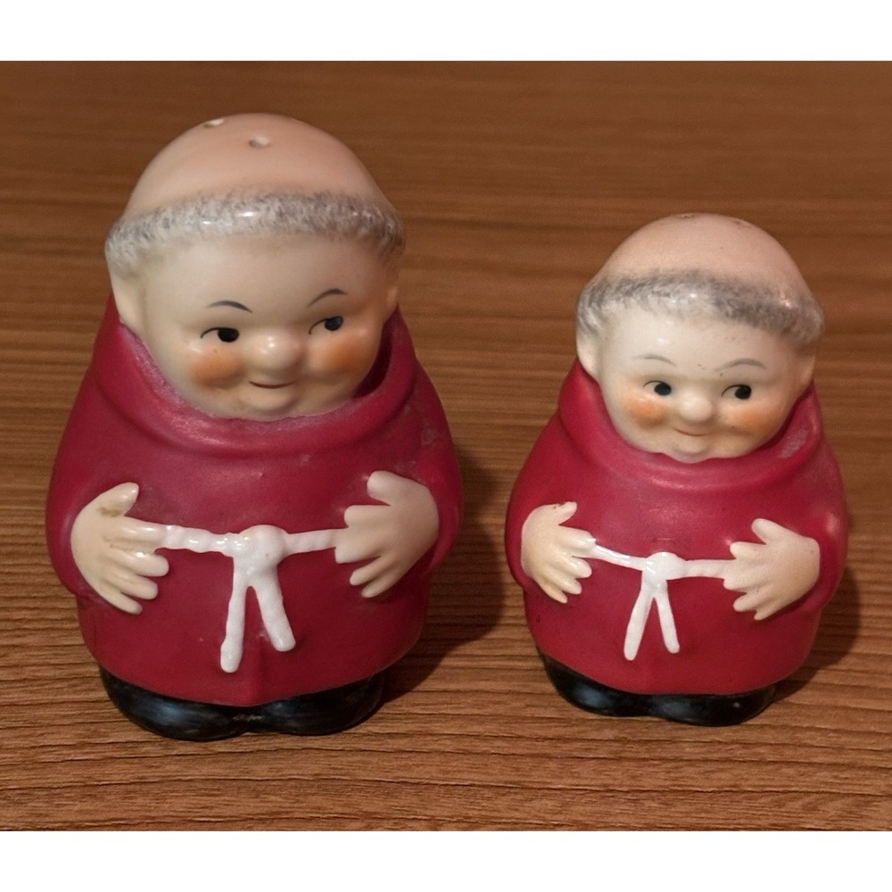VTG Goebel Friar/Cardinal Tuck Ceramic Salt & Pepper Shaker Set Germany Rare Red